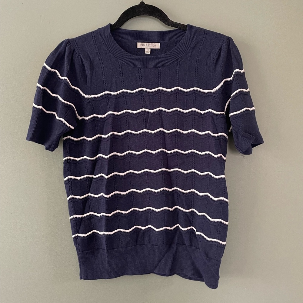 Short sleeve knit sweater